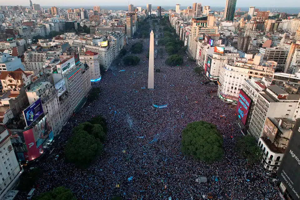 Feriado histórico en la Argentina para celebrar la llegada de la Selección al país